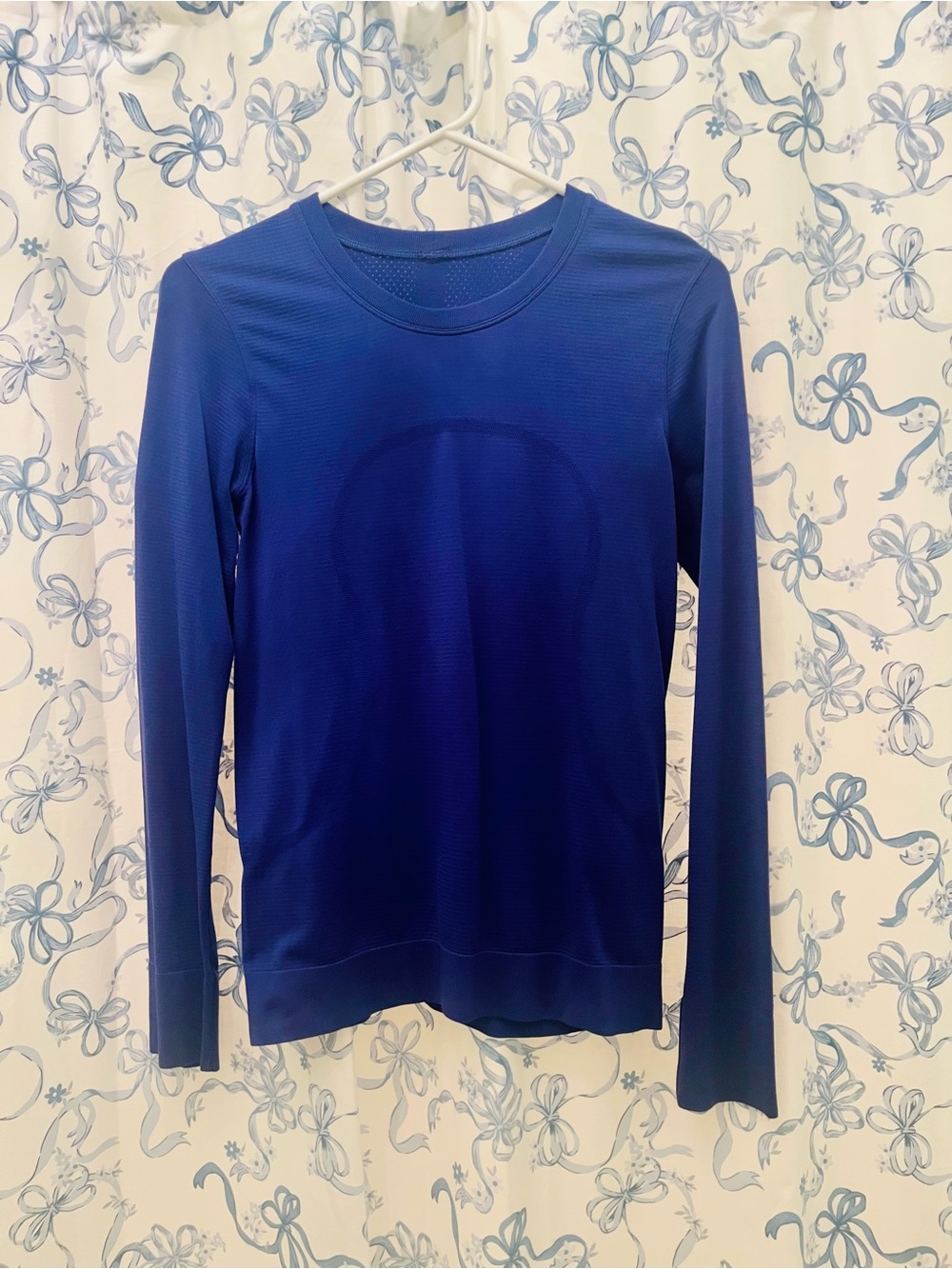 lululemon athletica Long-Sleeve Blue Size 6